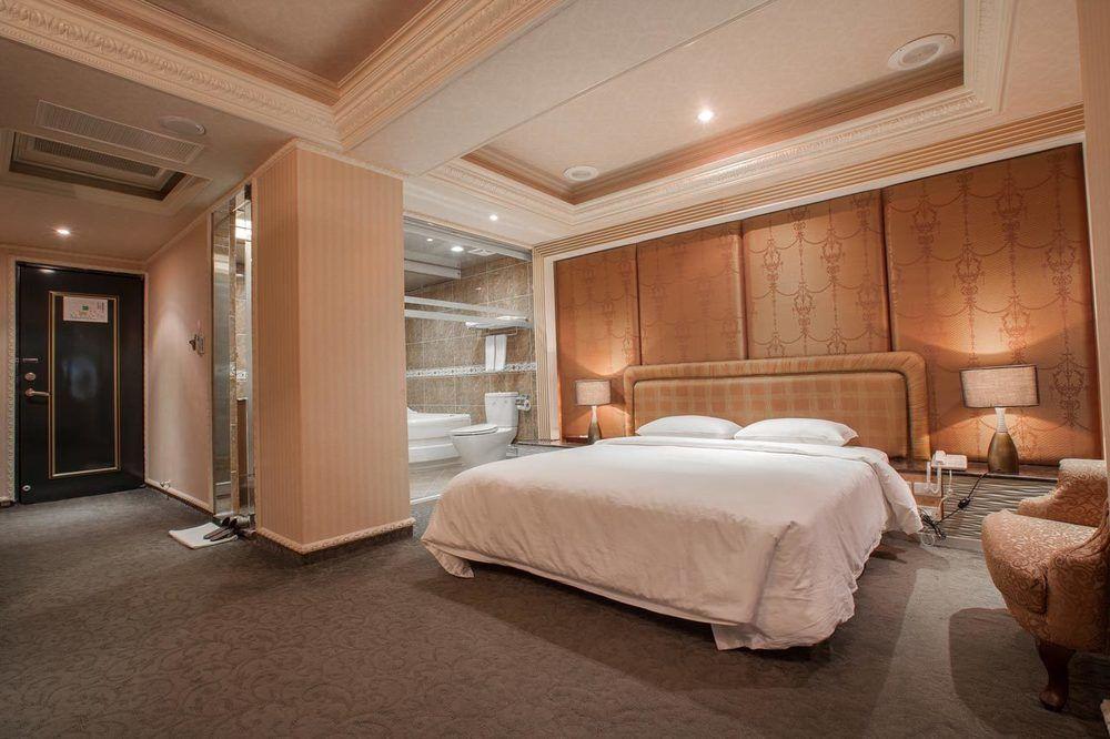 Mila Hotel Тайчжун Экстерьер фото