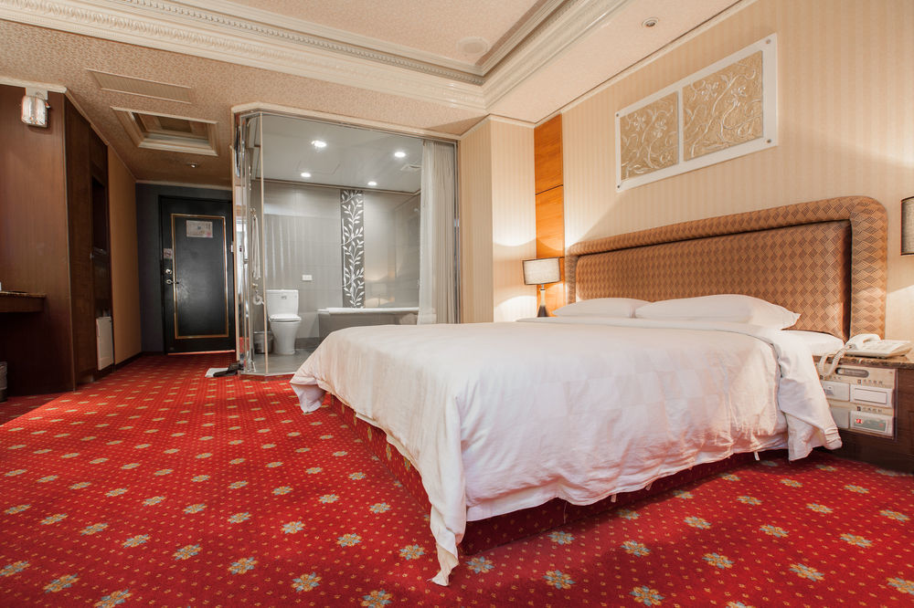 Mila Hotel Тайчжун Экстерьер фото