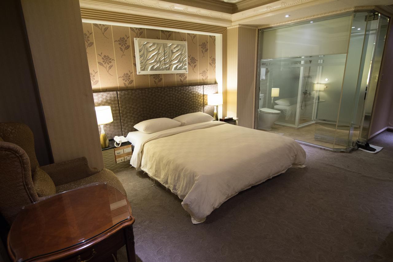 Mila Hotel Тайчжун Экстерьер фото