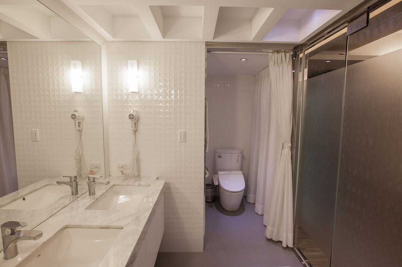 Mila Hotel Тайчжун Экстерьер фото