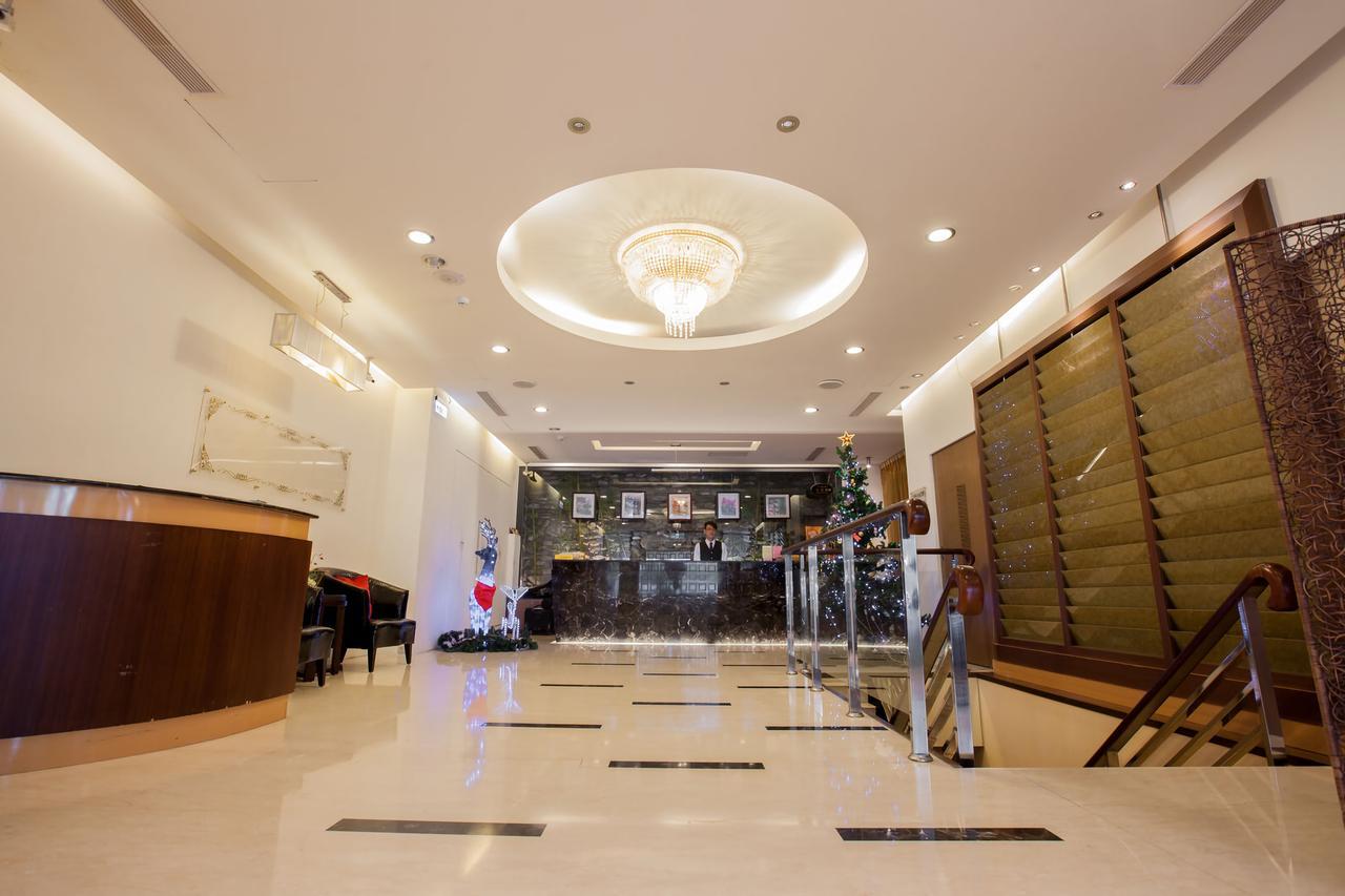 Mila Hotel Тайчжун Экстерьер фото