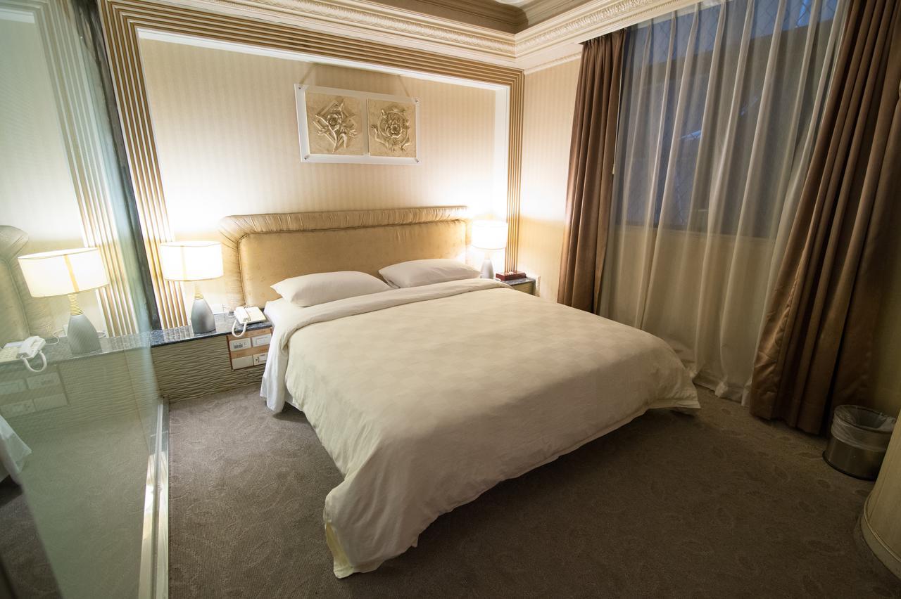 Mila Hotel Тайчжун Экстерьер фото